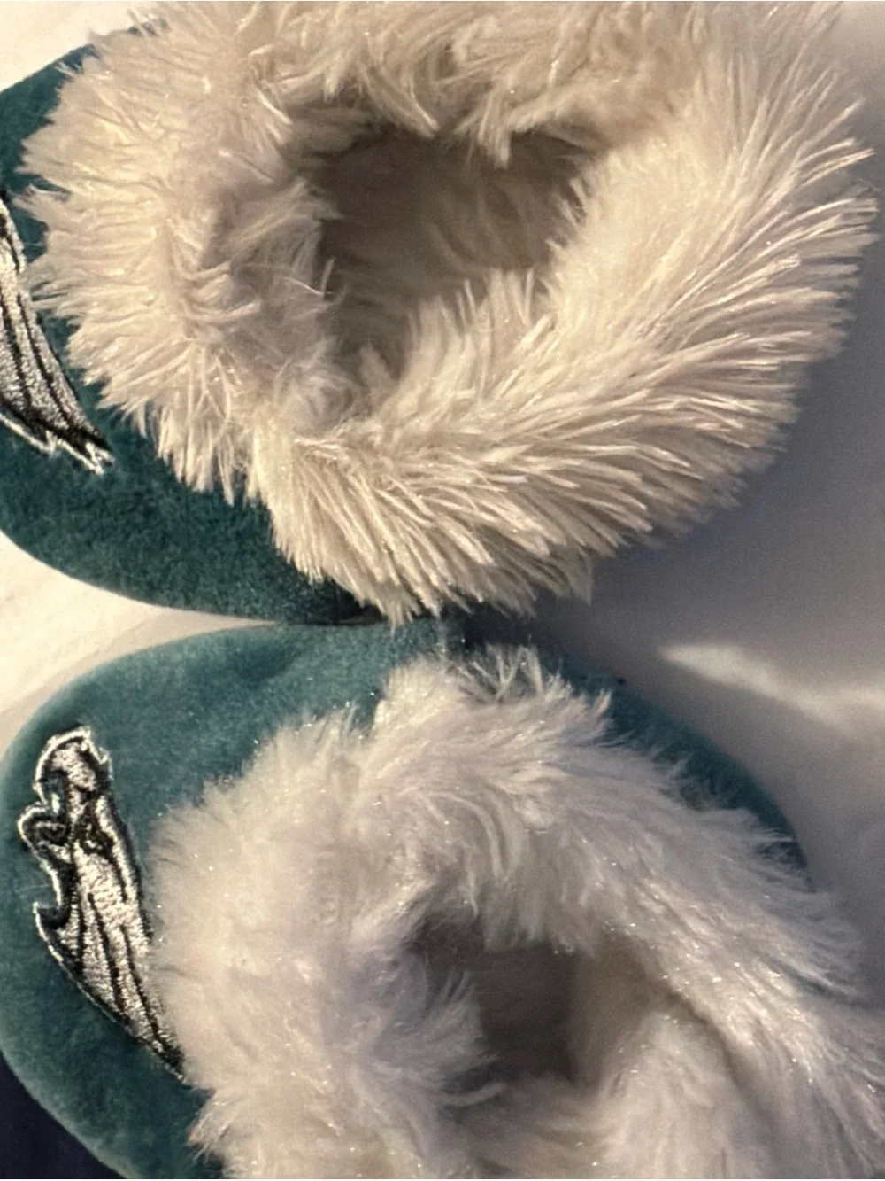 Philadelphia Eagles low Top Infant 6-9mos Fuzzy Slippers by Forever Collectibles